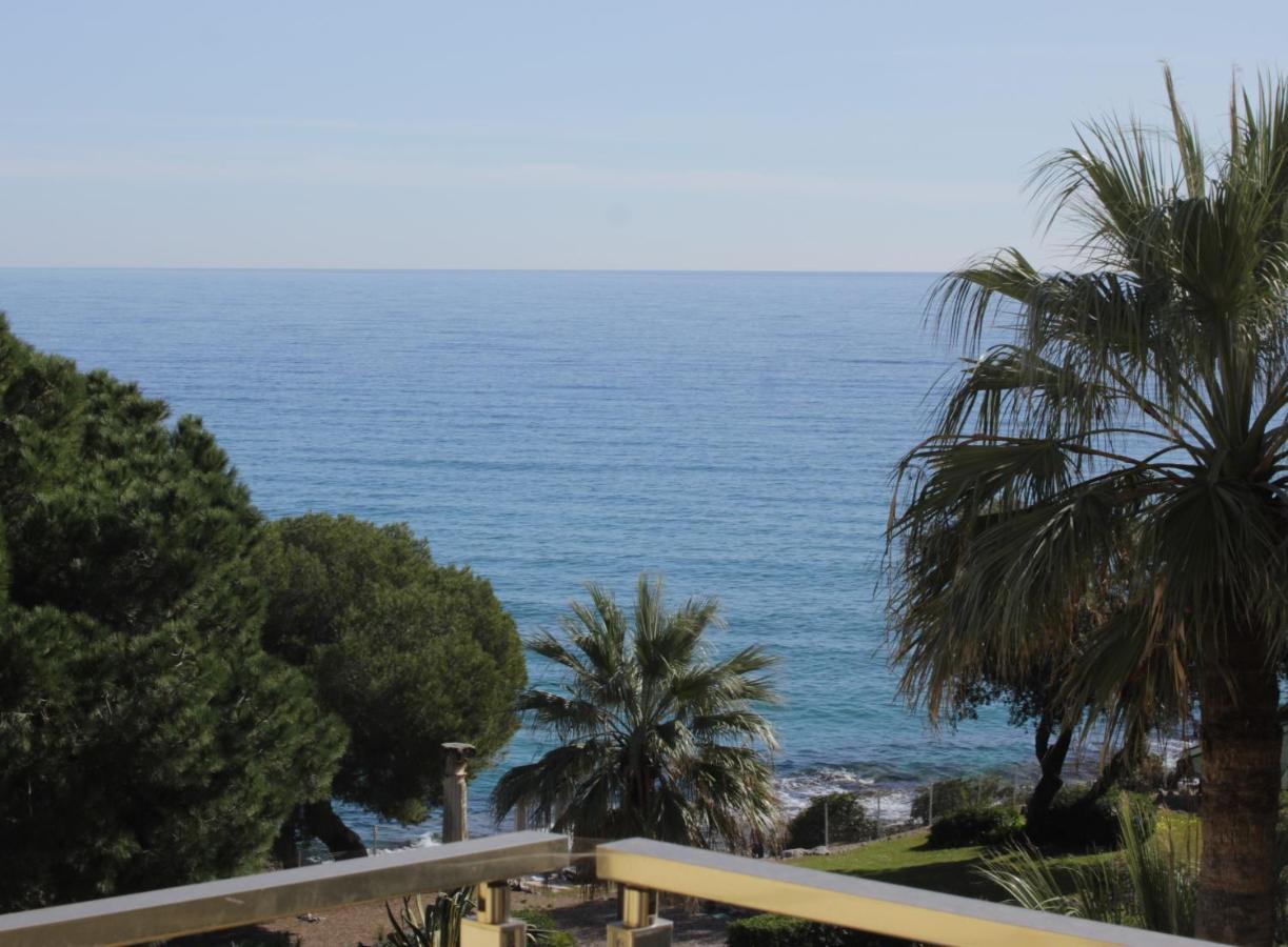 Hôtel Alexandra Roquebrune-Cap-Martin Buitenkant foto